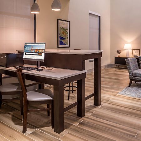 Holiday Inn And Suites Addison By Ihg Esterno foto