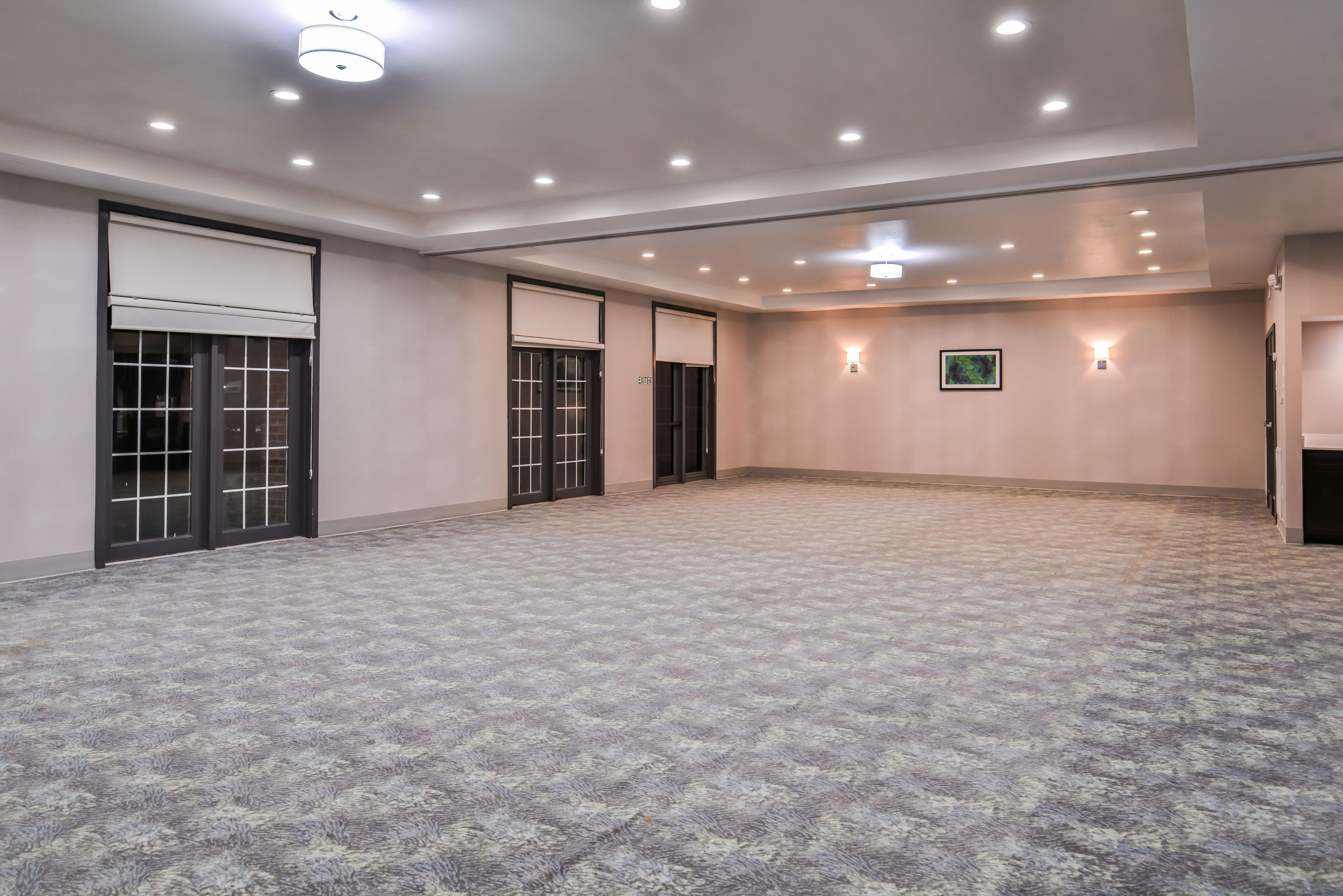 Holiday Inn And Suites Addison By Ihg Esterno foto