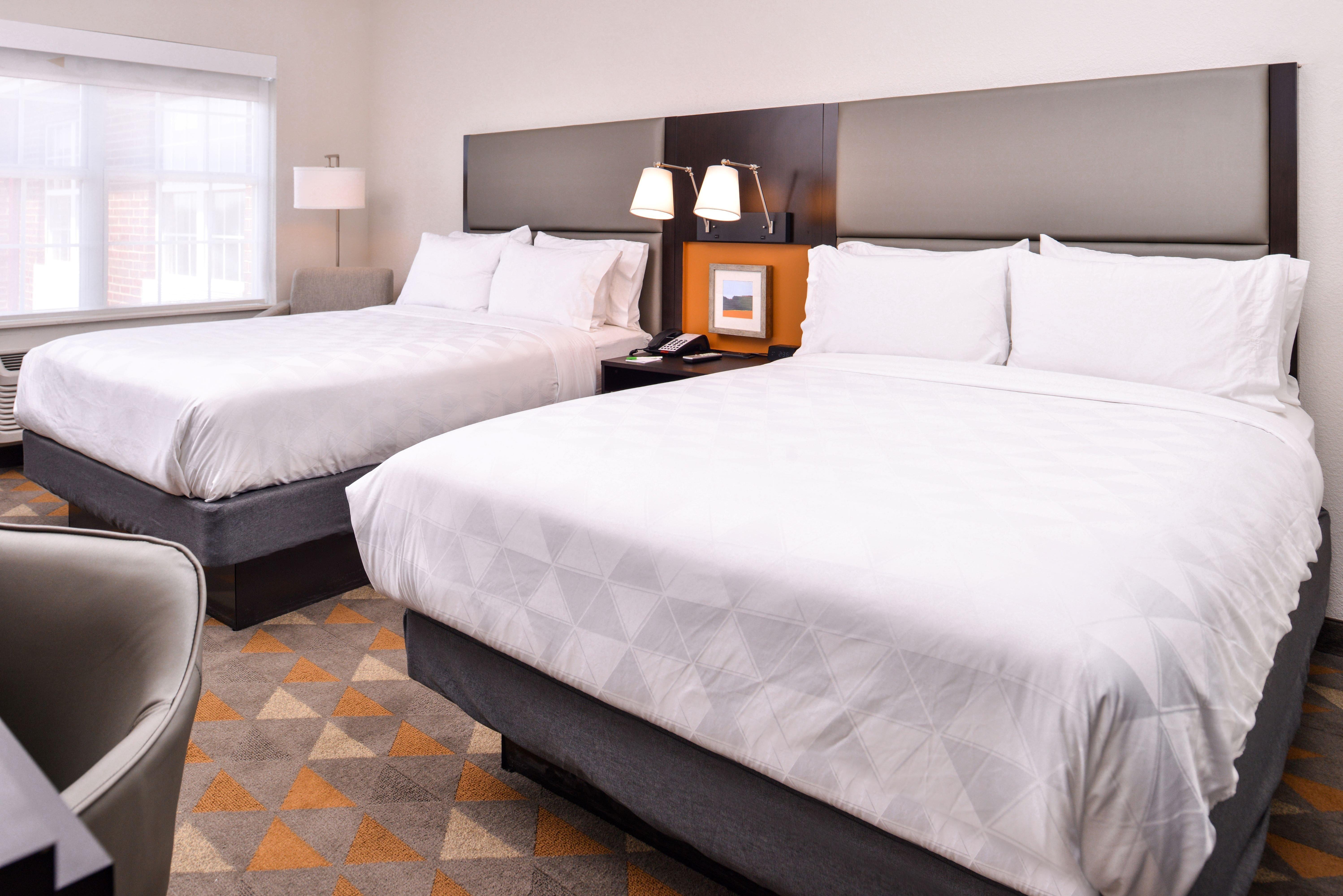 Holiday Inn And Suites Addison By Ihg Esterno foto