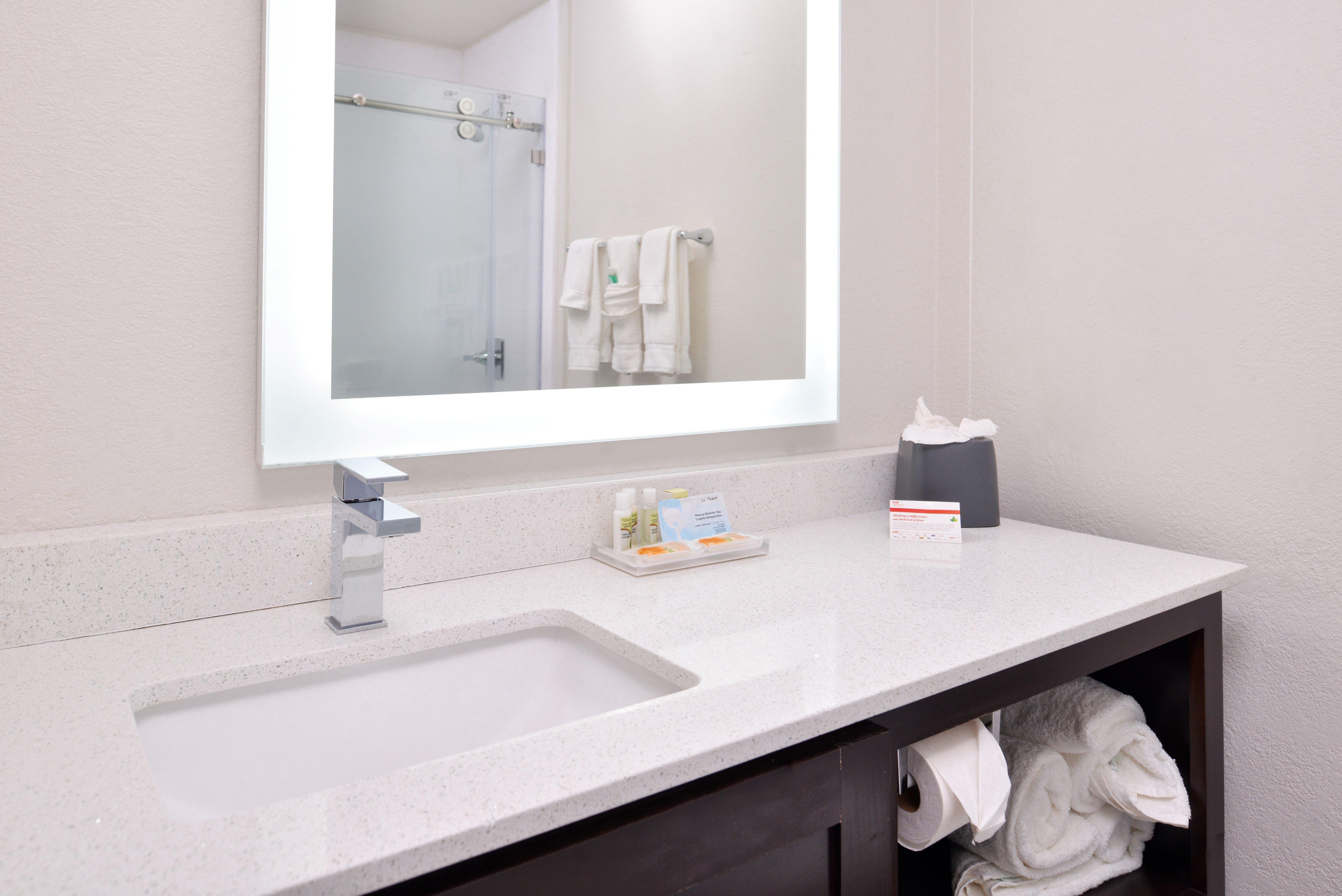 Holiday Inn And Suites Addison By Ihg Esterno foto