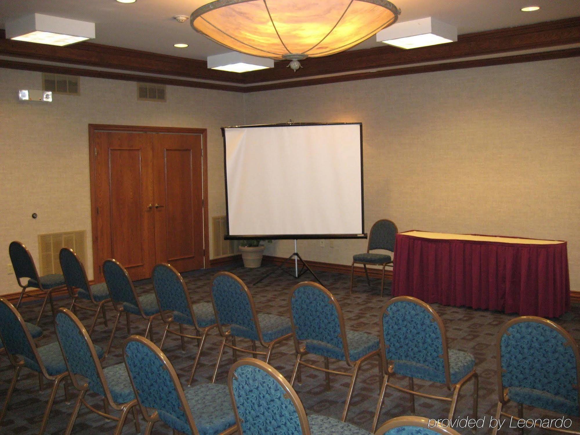 Holiday Inn And Suites Addison By Ihg Esterno foto